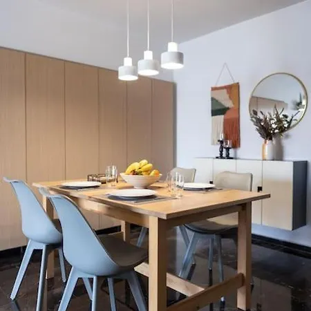 'core' Modern Living Apartment, Rhodes Center Apartamento *