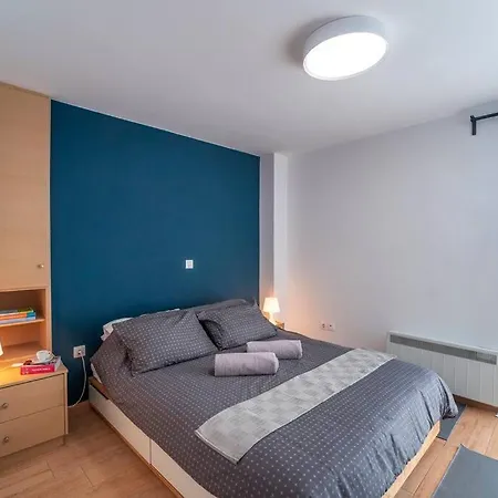 'core' Modern Living Apartment, Rhodes Center Apartment *