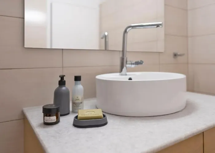 Апартаменты 'core' Modern Living Apartment, Rhodes Center *